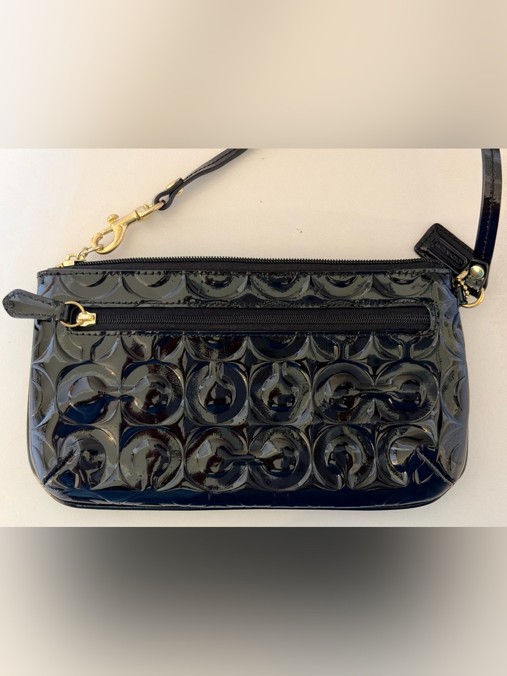 Never used Coach Peyton Op Art Embossed Black Patent Leather Wristlet Clutch - Picture 2 of 3